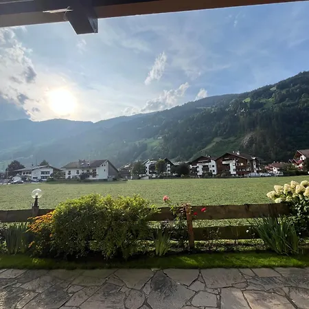 Zell Views Apartments Zell am Ziller Exterior photo