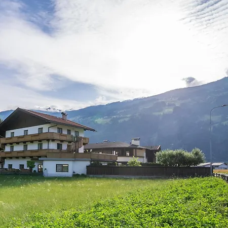 Zell Views Apartments Zell am Ziller Exterior photo