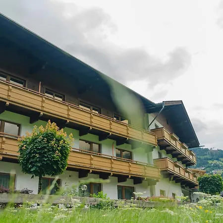 Zell Views Apartments Zell am Ziller Exterior photo